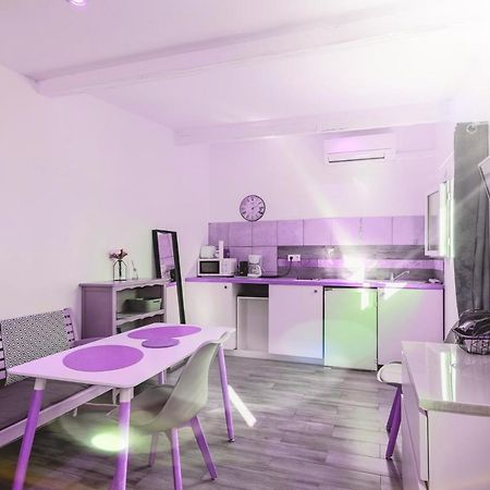 Gite Du Stade Le Studio Cour Parking Et Piscine Partagee Marseille Ngoại thất bức ảnh