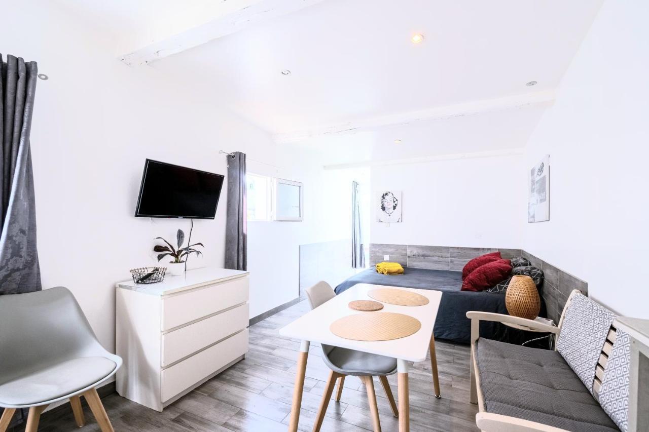 Gite Du Stade Le Studio Cour Parking Et Piscine Partagee Marseille Ngoại thất bức ảnh